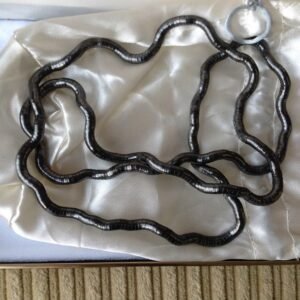 Twirl black Necklace